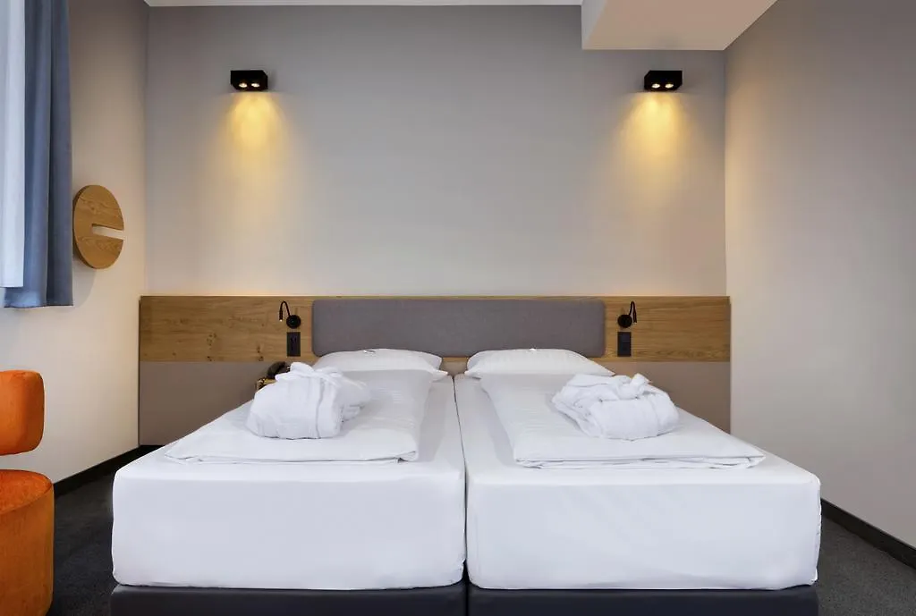 Intercityhotel Muenchen 4*, Munich