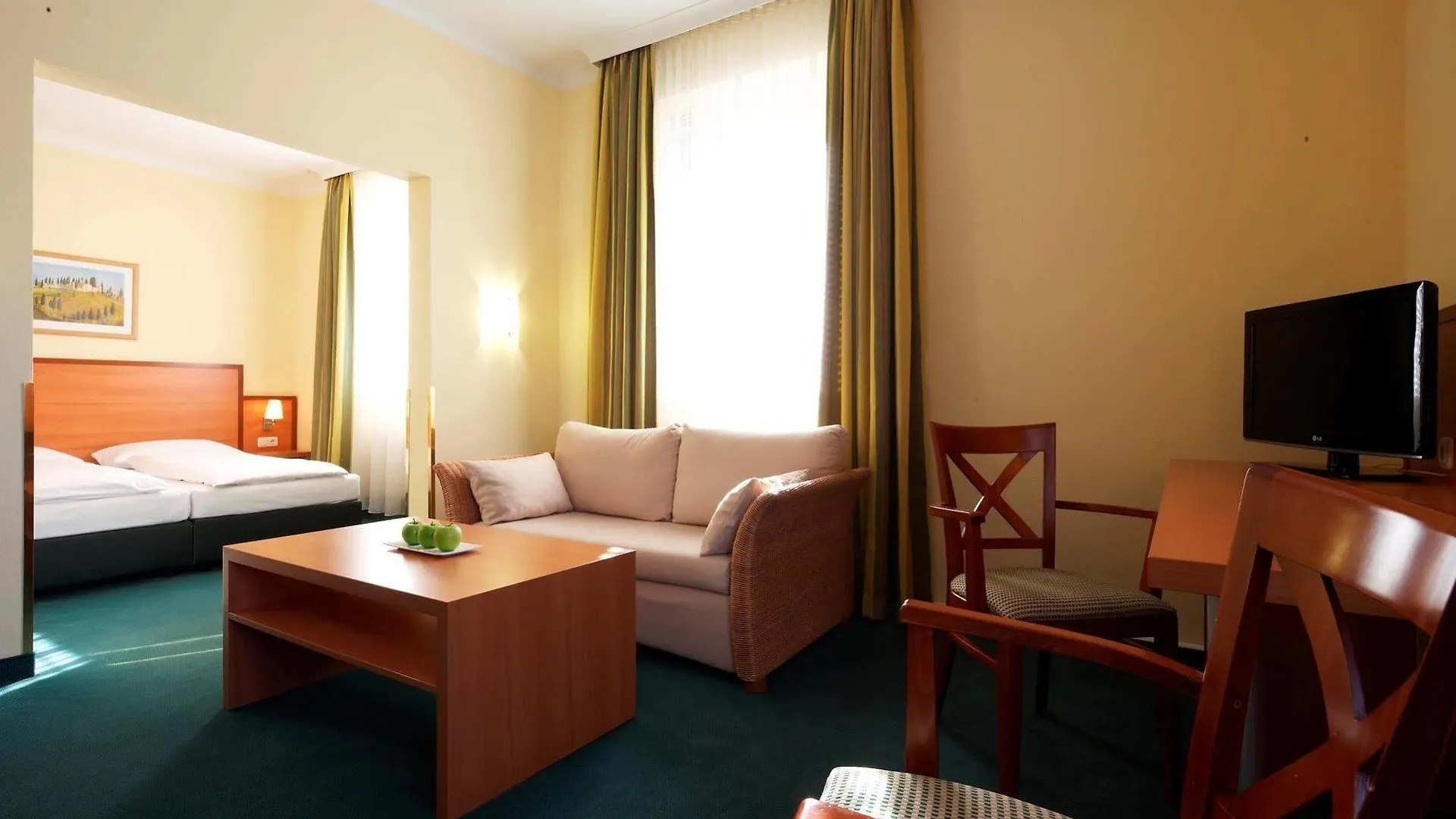 Intercityhotel Muenchen 4*, Munich